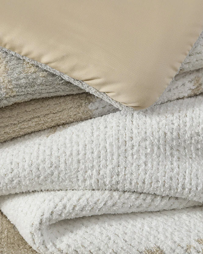 Double Snug Pixel Comforter - Image 2