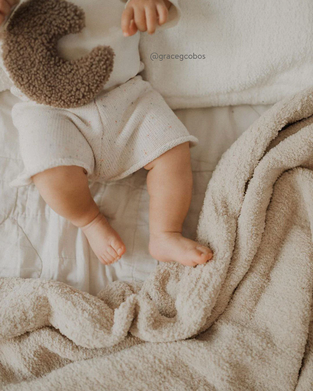 Snug Throw - Image 110